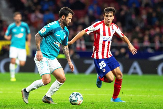 伊布社交媒体秀冠军数量 15个赛季拿13个联赛冠军